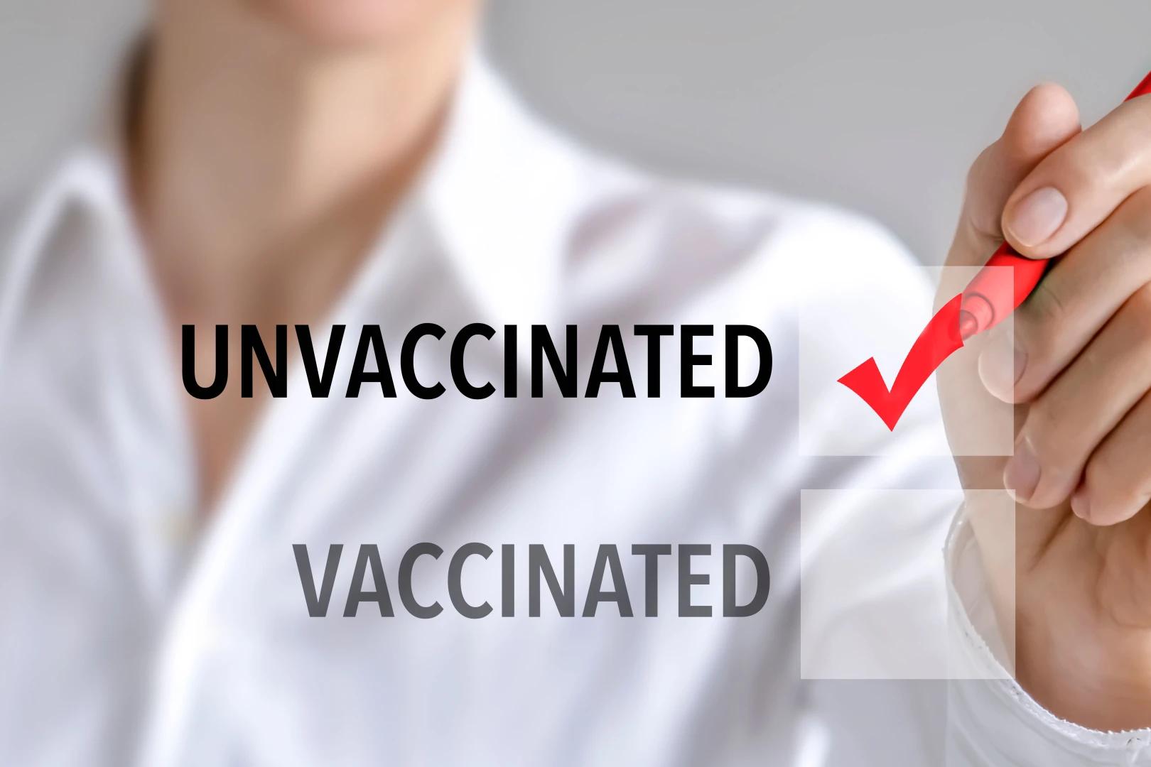 Novos códigos de cobrança hospitalar registram status de conformidade com vacinação contra COVID-19 para uso governamental