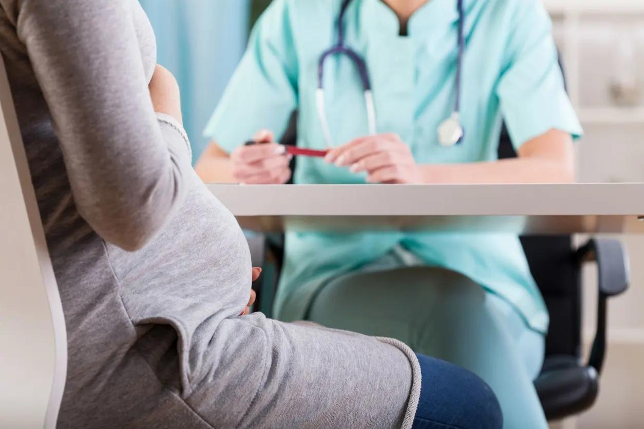 Estudio muestra aumento de mujeres embarazadas que son conscientes de sus decisiones sobre vacunas