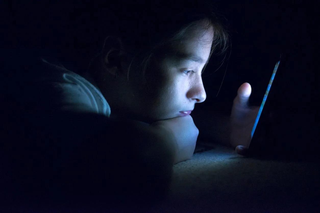 Mental illness and suicide in children and adolescents linked to smartphones